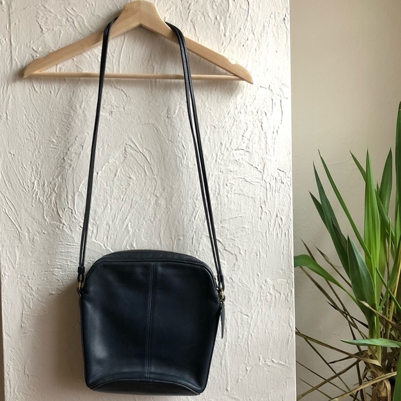 Coach Handbags - Vintage Coach  70s Navy Bucket Shoulder Bag